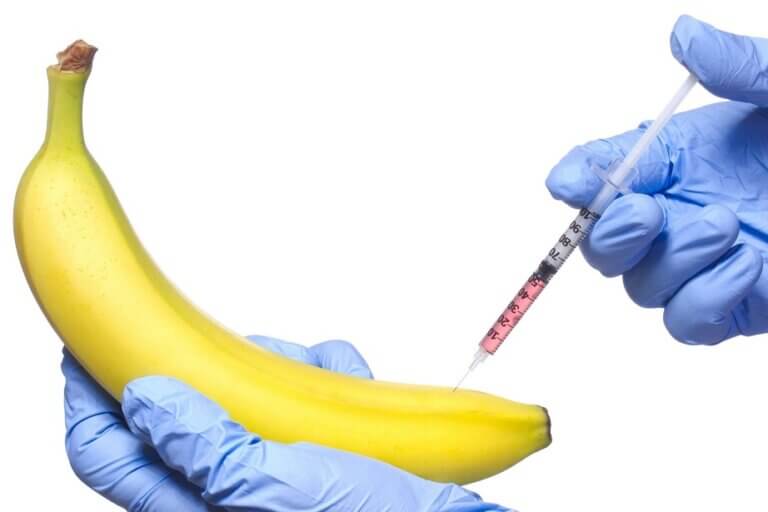 تزریق کردن ژل به آلت تناسلی